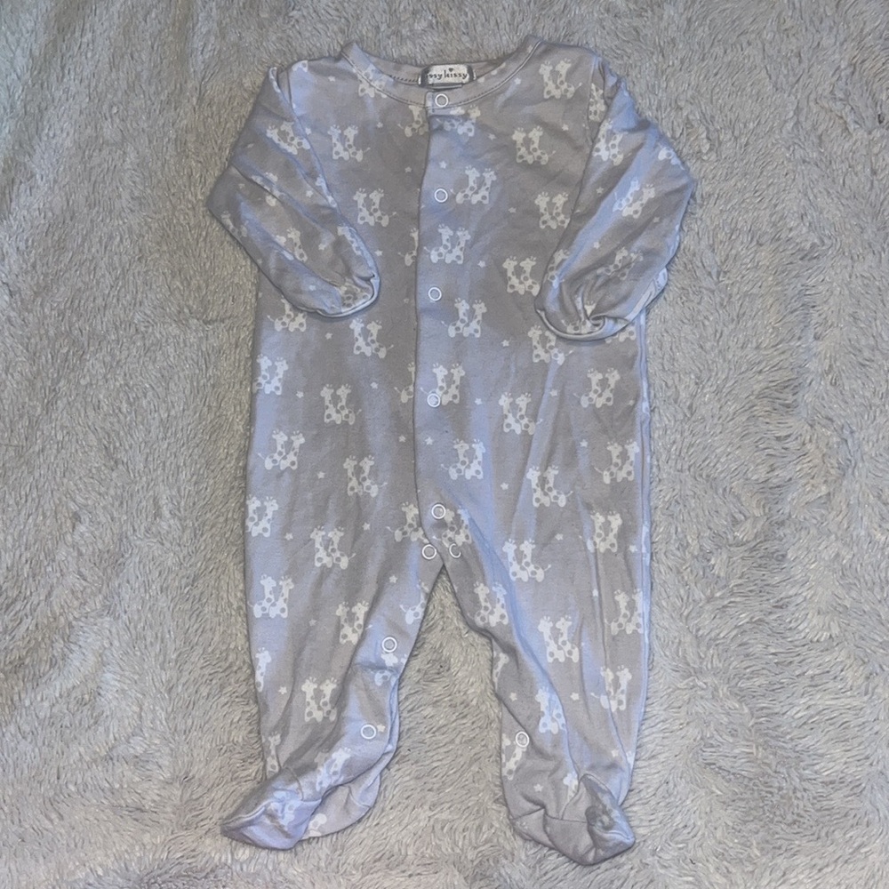 Kissy kissy gender Neutral giraffe footie/ sleeper ๐ฆ